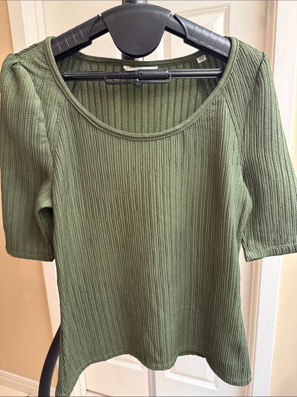 Max Studio Olive Green Ribbed Scoop Neck Short Sleeve Top